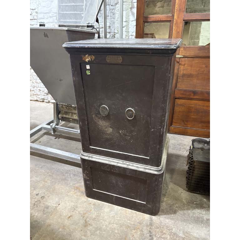 Item 2115426 - Image 0