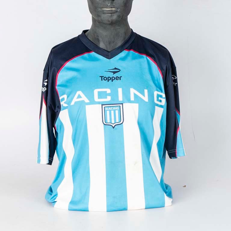 Lote siguiente: Camiseta de Fútbol de Racing de Avellaneda