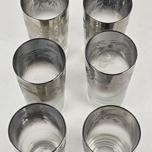 Juego de 6 Vasos de Cristal con Detalles Plateados y Flores en Relieve - imagen 5