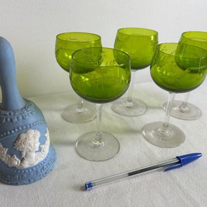 Juego de 5 Copas Verdes con Campana Decorativa de Cerámica Azul - imagen 2