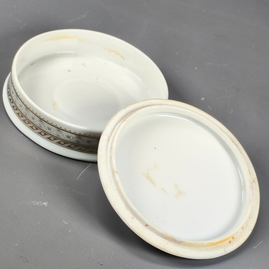 Alhajero en porcelana francesa Limoges, decorado por M.A.B.A. - imagen 8
