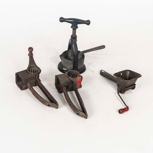 Lote anterior: Juguera Antigua y Ralladores de Cocina Metálicos (4 Piezas)