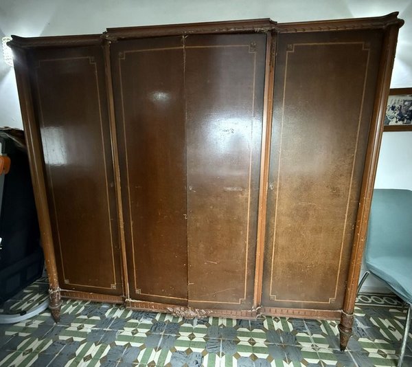 Placard Antiguo de Madera Oscura con Incrustaciones y Cajones - imagen 1