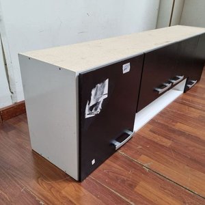 Mueble Aéreo Moderno de Cocina con Puertas y Estantes Internos - imagen 3