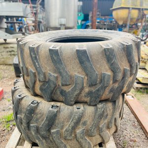 Lote siguiente: Par de Cubiertas para Retroexcavadora 19.5-24
