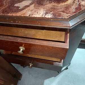 Cómoda Antigua con Espejo Biselado y Mármol Veteado - imagen 5