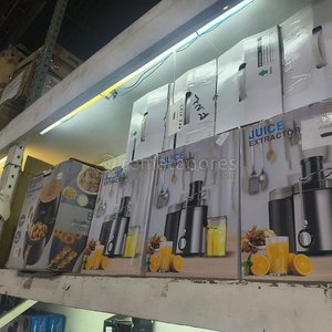 Lote siguiente: Extractor de Jugos Nuevo en Caja