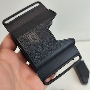 Funda, Porta Cargador y Porta Linterna Glock Originales - imagen 3