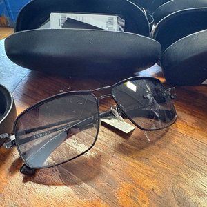 8 Pares de Lentes de Sol: 6 de Caballero y 2 de Dama - imagen 3