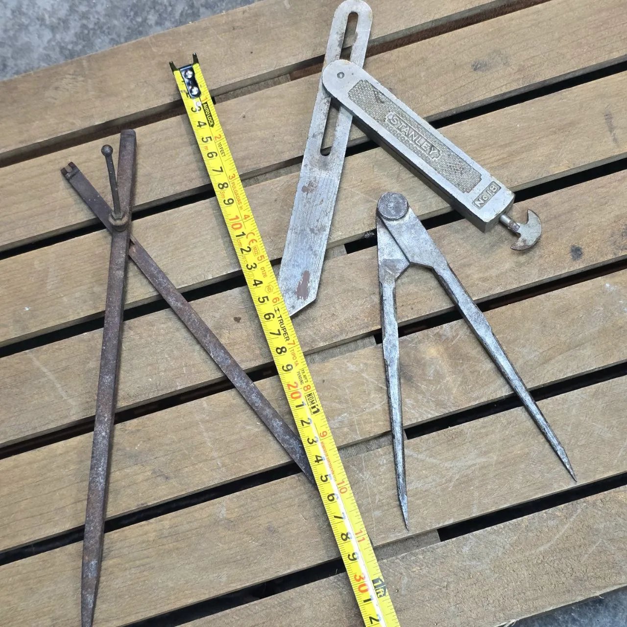 Lotes de Compases y Falsa Escuadra para Ingeniería - imagen 5