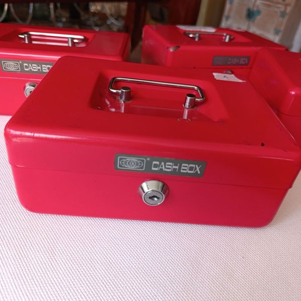 Caja de Dinero con Asa y Cerradura sin Llave - imagen 2