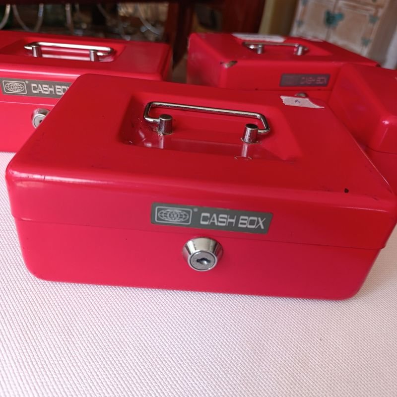 Caja de Dinero con Asa y Cerradura sin Llave - imagen 2