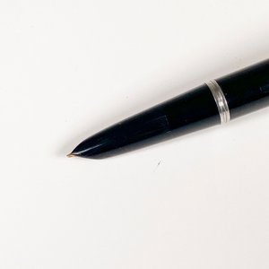 Pluma Fuente Parker con Capuchón Dorado - imagen 3
