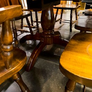 Mesa de Comedor Ovalada de Madera con 6 Sillas Estilo Clásico - imagen 2