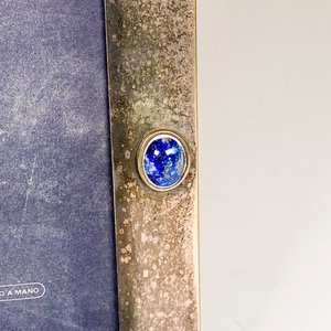 Par de Portarretratos Labrados con Detalles en Azul - imagen 6