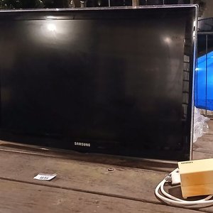 Televisor Samsung LED 32" Modelo UN32C4000PD con Soporte Metálico Articulado - imagen 8