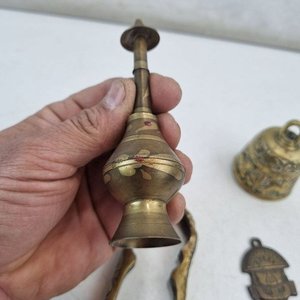 L 030 - Varias Piezas - Atractivo lote de objetos decorativos y utilitarios, incluyendo cascanueces, campanilla y abrebotellas con diseño singular - imagen 4