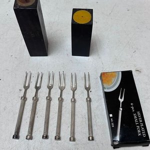 Set de 6 Tenedores de Copetín Plateados con Caja Original - imagen 2