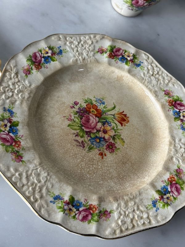 Servicio de té en loza inglesa con decoración floral - imagen 5