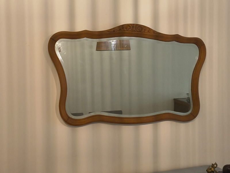 Espejo con Marco de Madera Estilo Clásico - Medidas 38x25.5 cm