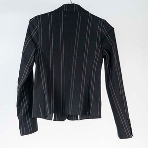 Chaqueta Sastrera Negra con Pespuntes Blancos Talle O - imagen 2