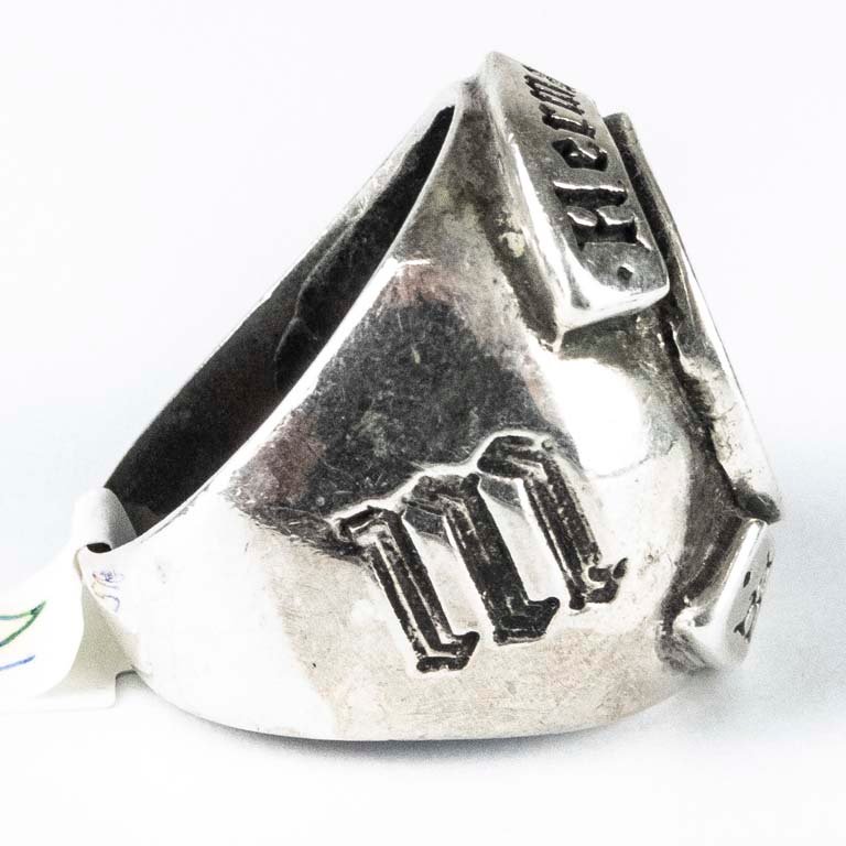 Anillo de plata con diseños en relieve - imagen 2