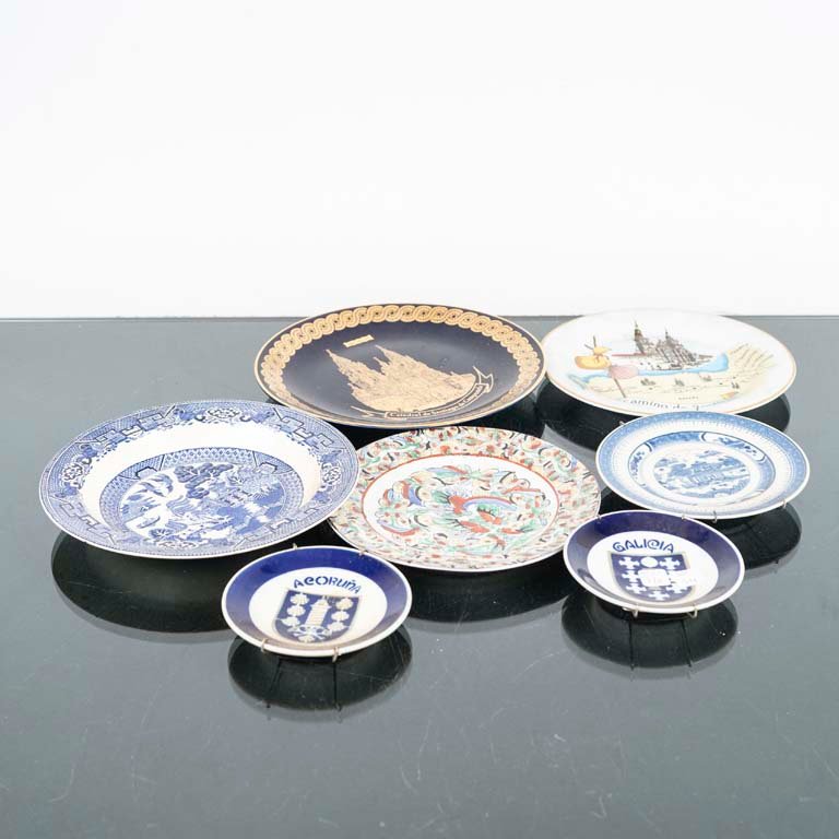 Lote siguiente: Platos decorativos chinos y Willow