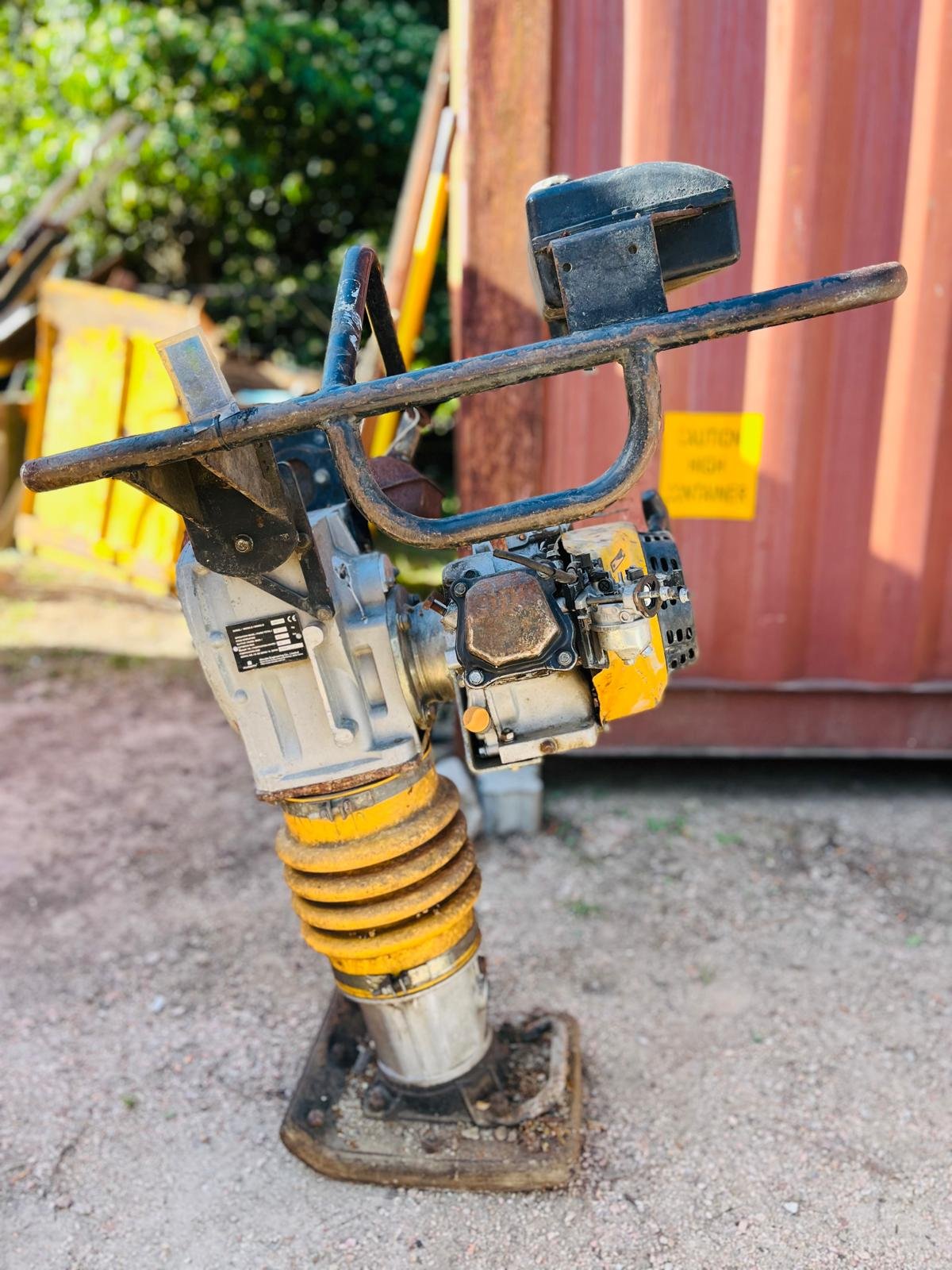 Compactador de Suelo a Nafta