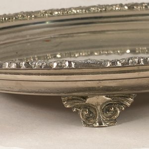Bandeja y Centro Metálico Labrado con Tapa - Metalart Rep. France - imagen 2