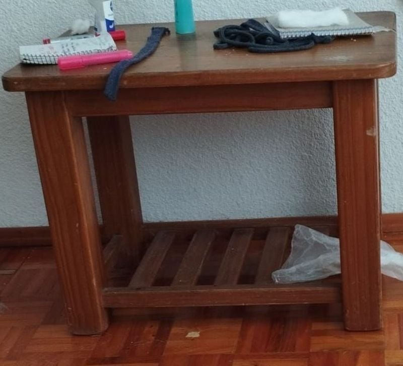 Mesa Auxiliar Pequeña de Madera