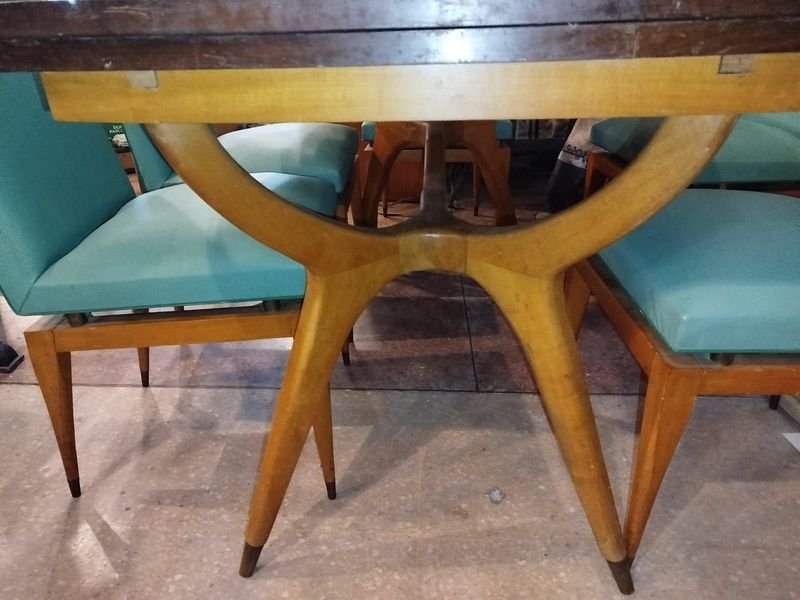 Mesa de comedor con sillas de madera - imagen 3