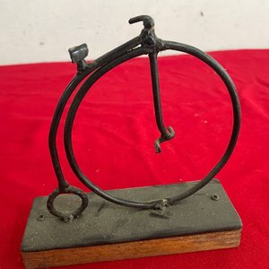Bicicleta Antigua Artesanal de Hierro para Colección - imagen 3