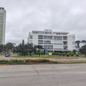 Edificio de apartamentos en venta en primera línea de playa - imagen 3