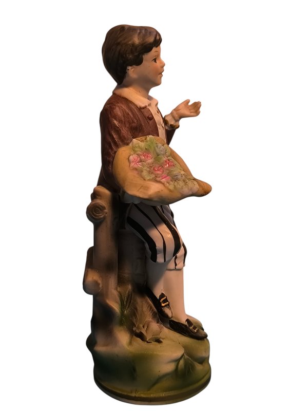 Figurita de Capodimonte con joven y cesta de flores - imagen 2