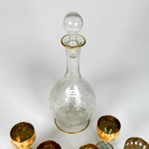 Botella tallada con copas doradas y tapón - imagen 4