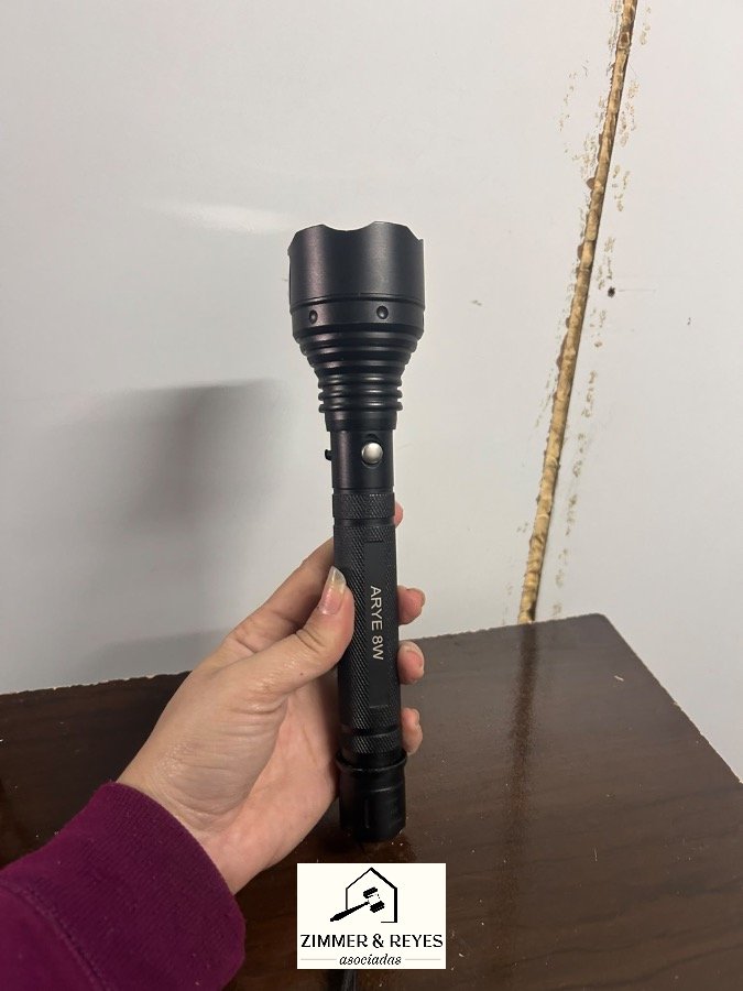 Linterna Táctica LED Recargable ARYE 3W Negra