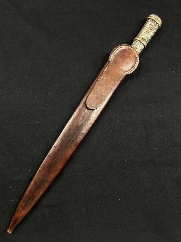 Cuchillo Sarandi 250: Un cuchillo de plata y oro centenario - imagen 5