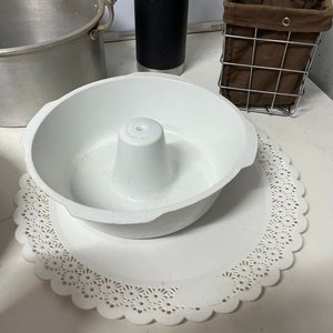 Lote de 8 piezas: Ollas de acero y aluminio, termo, asadera, budinera y vaso - imagen 6