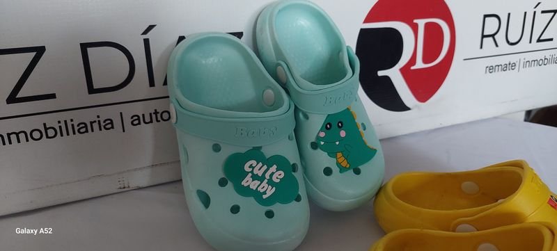 Zapatillas para bebés en venta - imagen 4