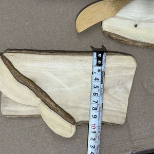 Conjunto Artesanal de Madera y Cuero: Tablas, Cuchillos y Posavasos - imagen 5