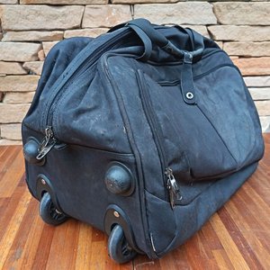 Mochila Roja Ferrari y Bolsos de Viaje Lufthansa - imagen 15