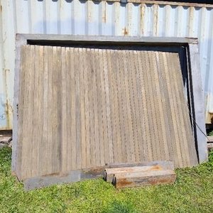 Puerta de Madera con Marco Metálico - imagen 1