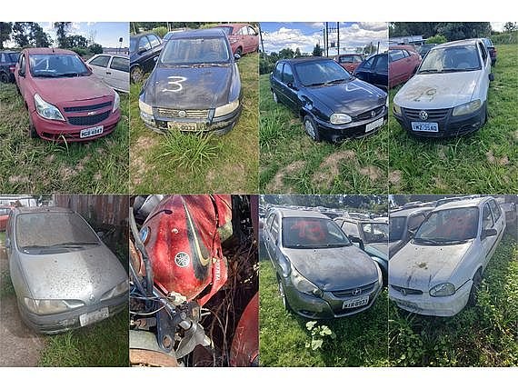 Vehículos en venta: tres coches de diferentes colores