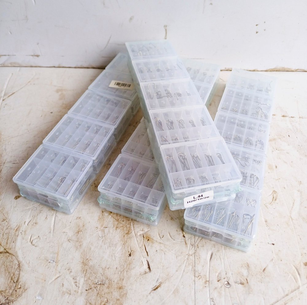 Set de 40 Cajas con 70 Mini Anzuelos de Pesca