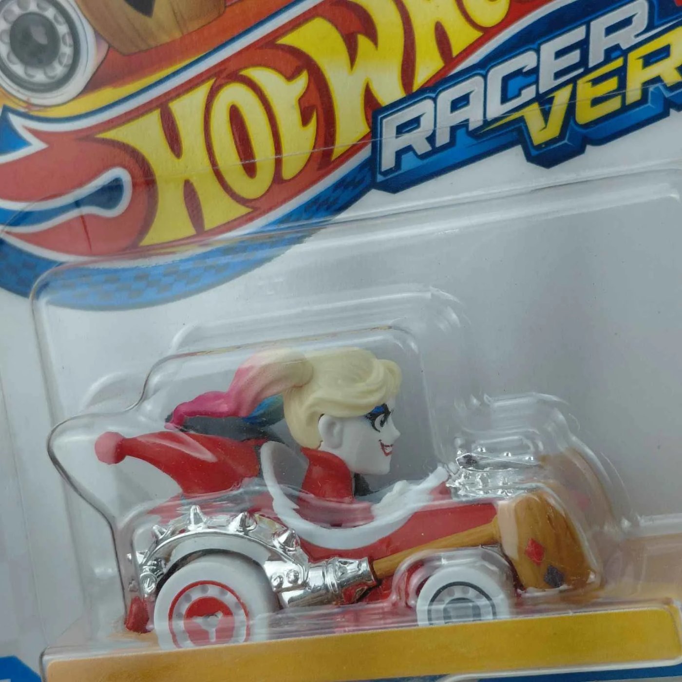 Juguetes Hot Wheels Racer Harley Quinn - imagen 2