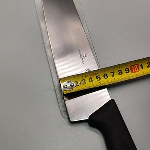 Cuchillo Profesional Victorinox Hoja Ancha Negra Made in Switzerland - imagen 8