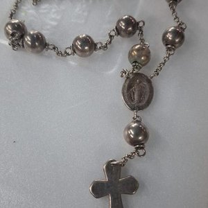 Antiguo Rosario de Plata con Medalla de la Virgen Milagrosa y Cruz - imagen 3