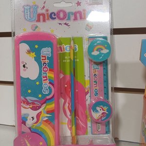 Set de Masa para Moldear "Monstruito" con Unicornios y Juego Electrónico - imagen 3