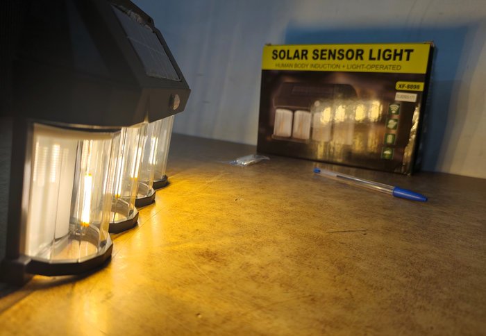 FOCO LED Recargable Solar X4 Luce con Sensor, Diseño Vintage y Caja Original - imagen 4