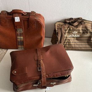 Dos Valijas Antiguas de Cuero y Bolso Deportivo Adidas - imagen 3